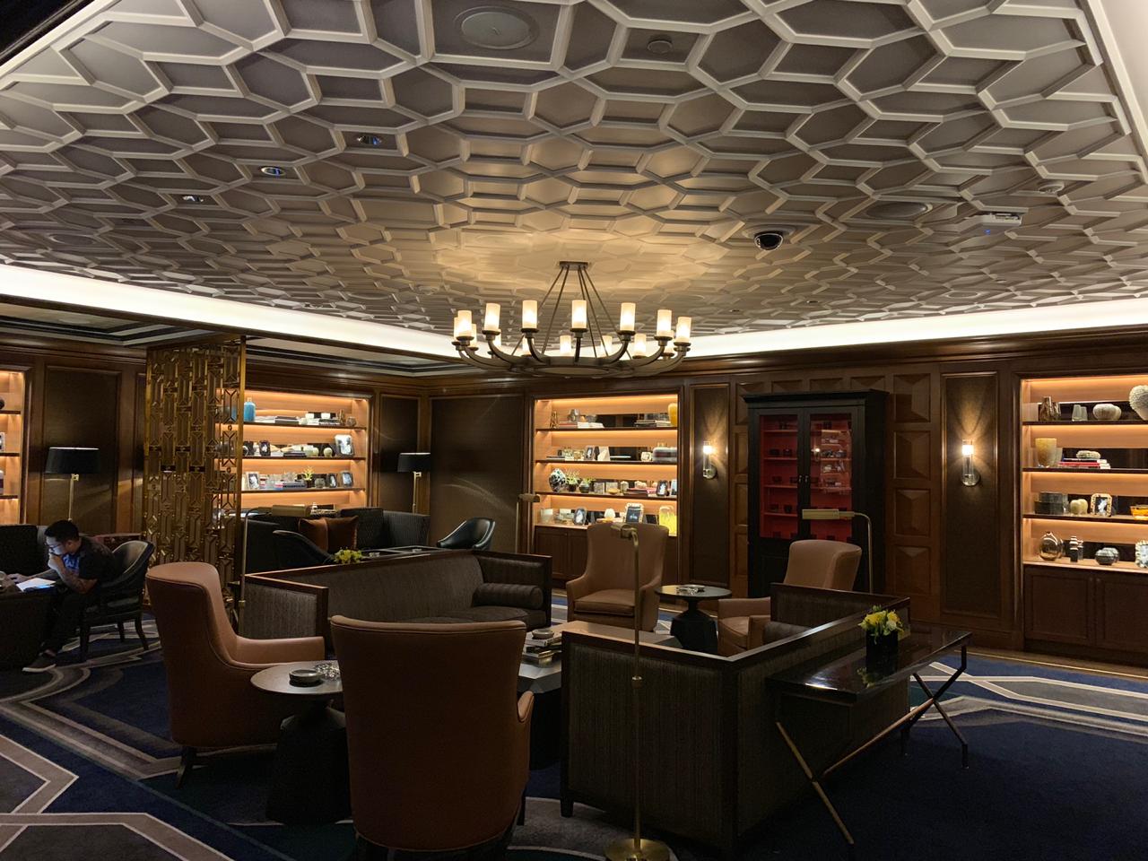 Cigar Bar and Poker Room, Solaire Resort and Casino